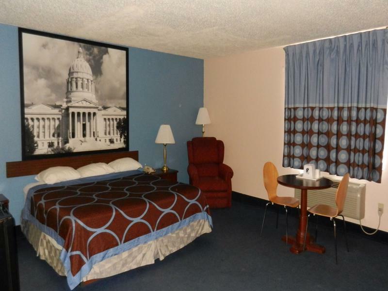 Super 8 By Wyndham Potosi Hotel Eksteriør billede
